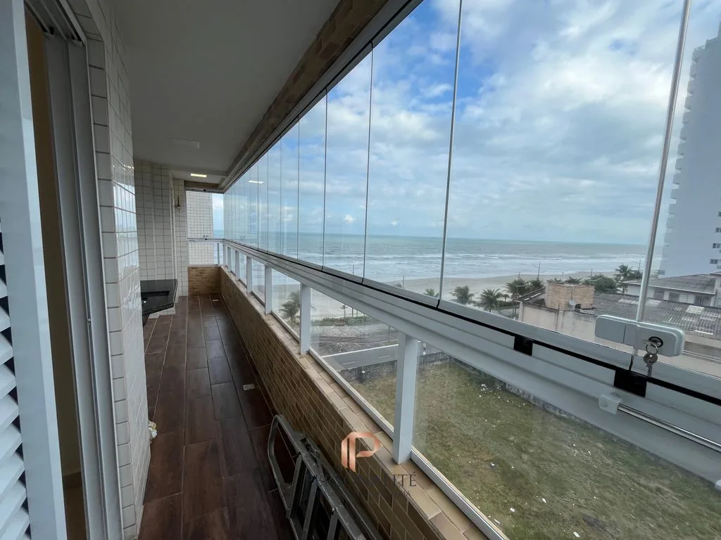 1 dormitório com fino acabamento e vista mar