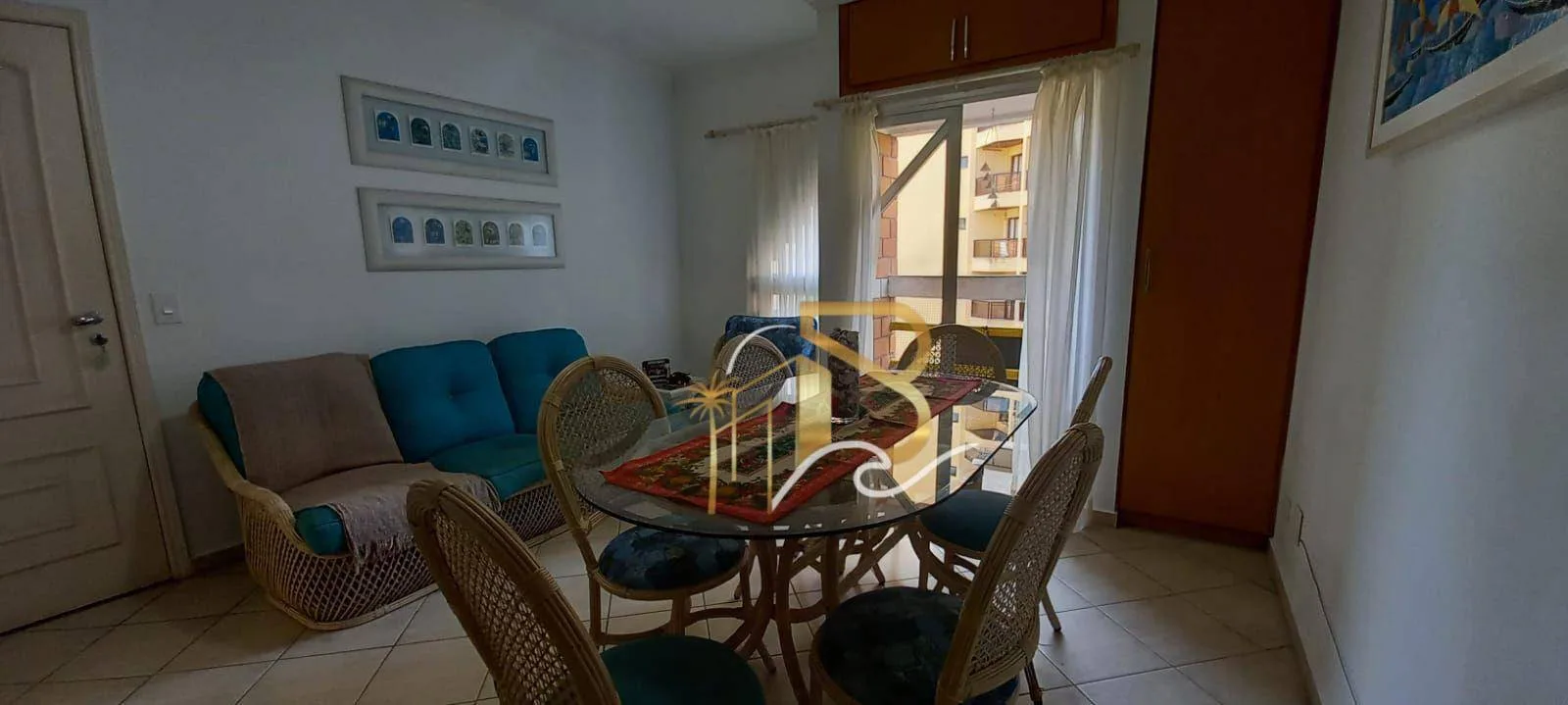 Apartamento com 2 dormitórios à venda, 60 m² por R$ 318.000,00 - Praia da Enseada - Guarujá/SP