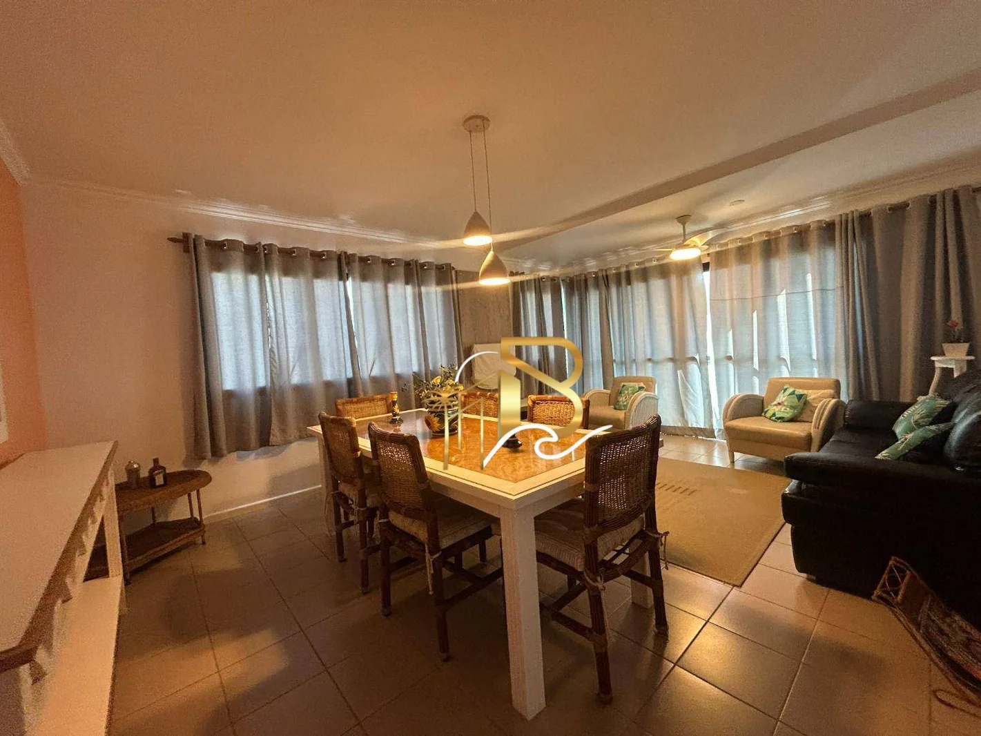 Apartamento com 3 dormitórios à venda, 111 m² por R$ 780.000,00 - Pitangueiras - Guarujá/SP