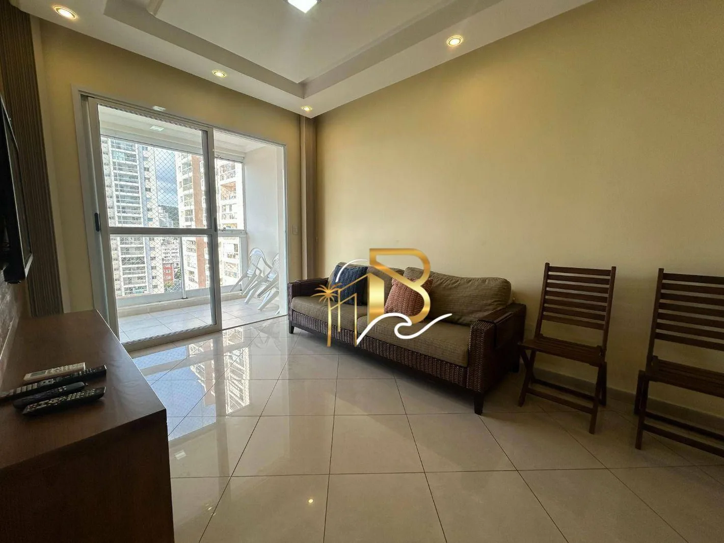 Apartamento com 3 dormitórios à venda, 96 m² por R$ 850.000,00 - Praia das Astúrias - Guarujá/SP