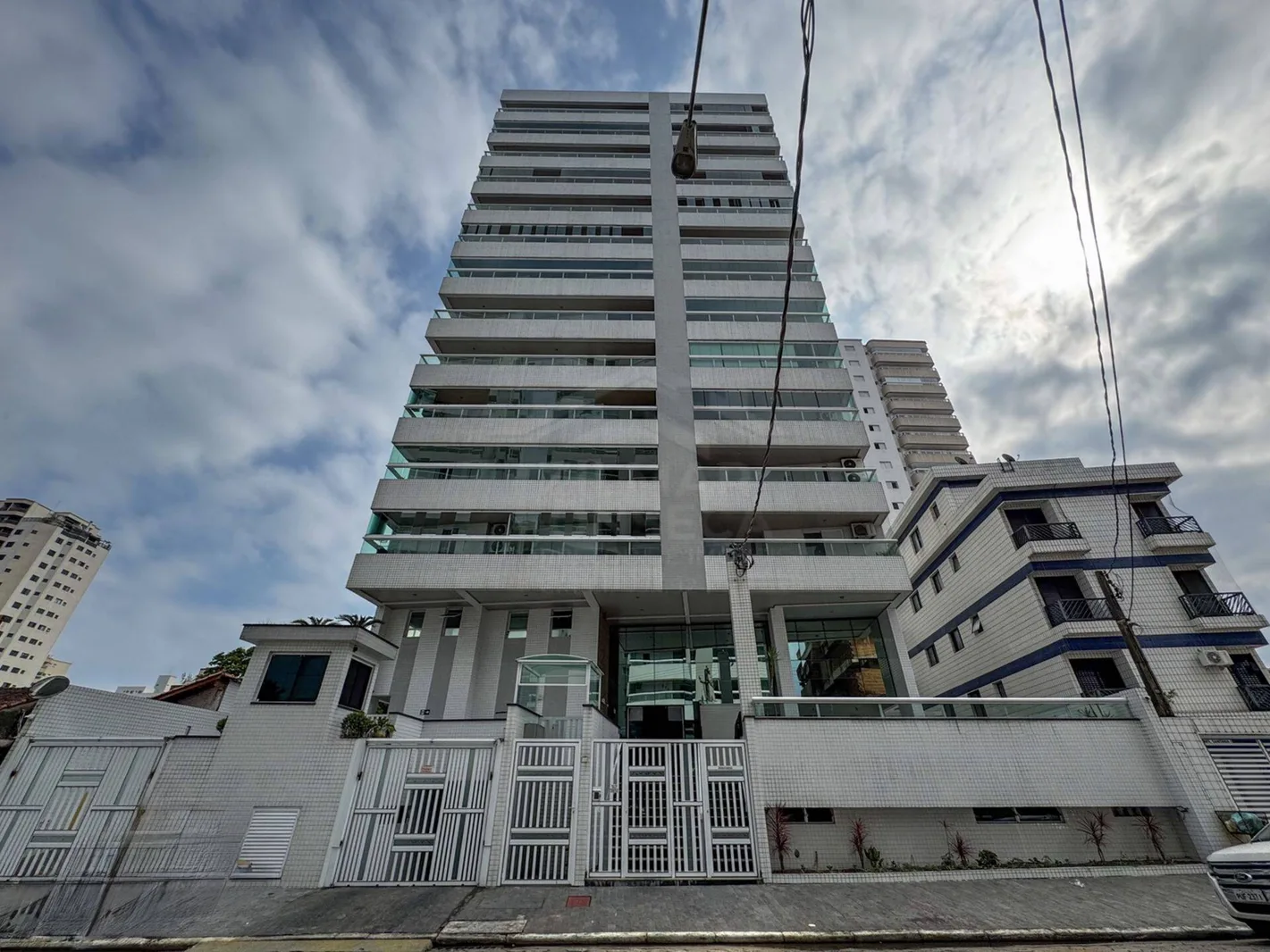 Apartamento Mobiliado com Sacada Gourmet e Lazer Completo a 300 Metros da P