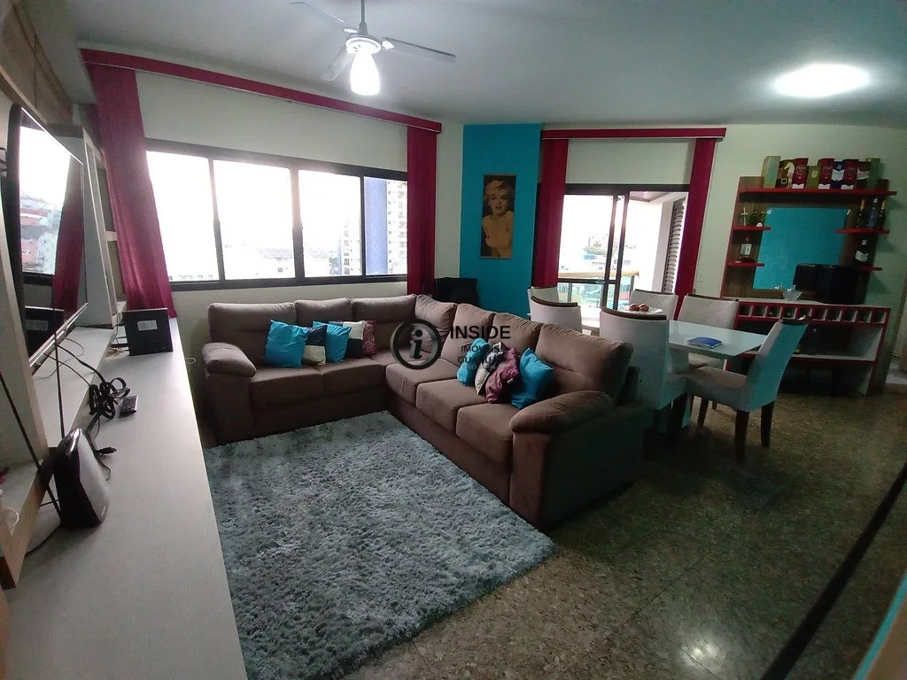 Apartamento na enseada com 3 quartos e 1 vaga