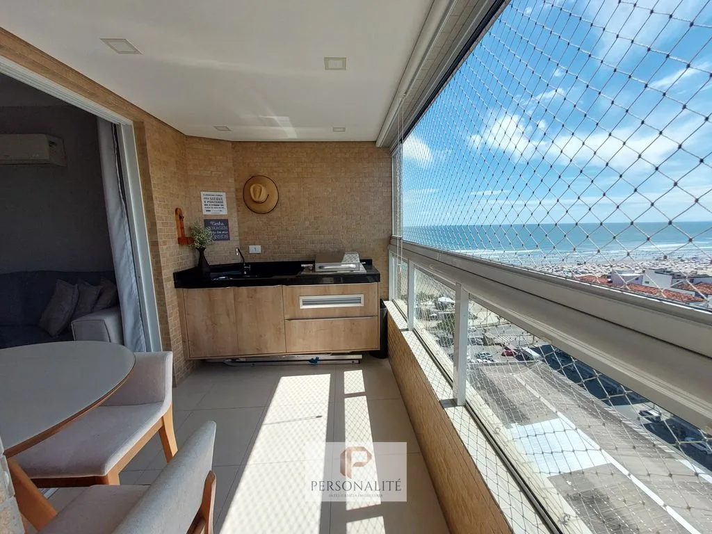 Apartamento vista mar, 100 metros da praia!