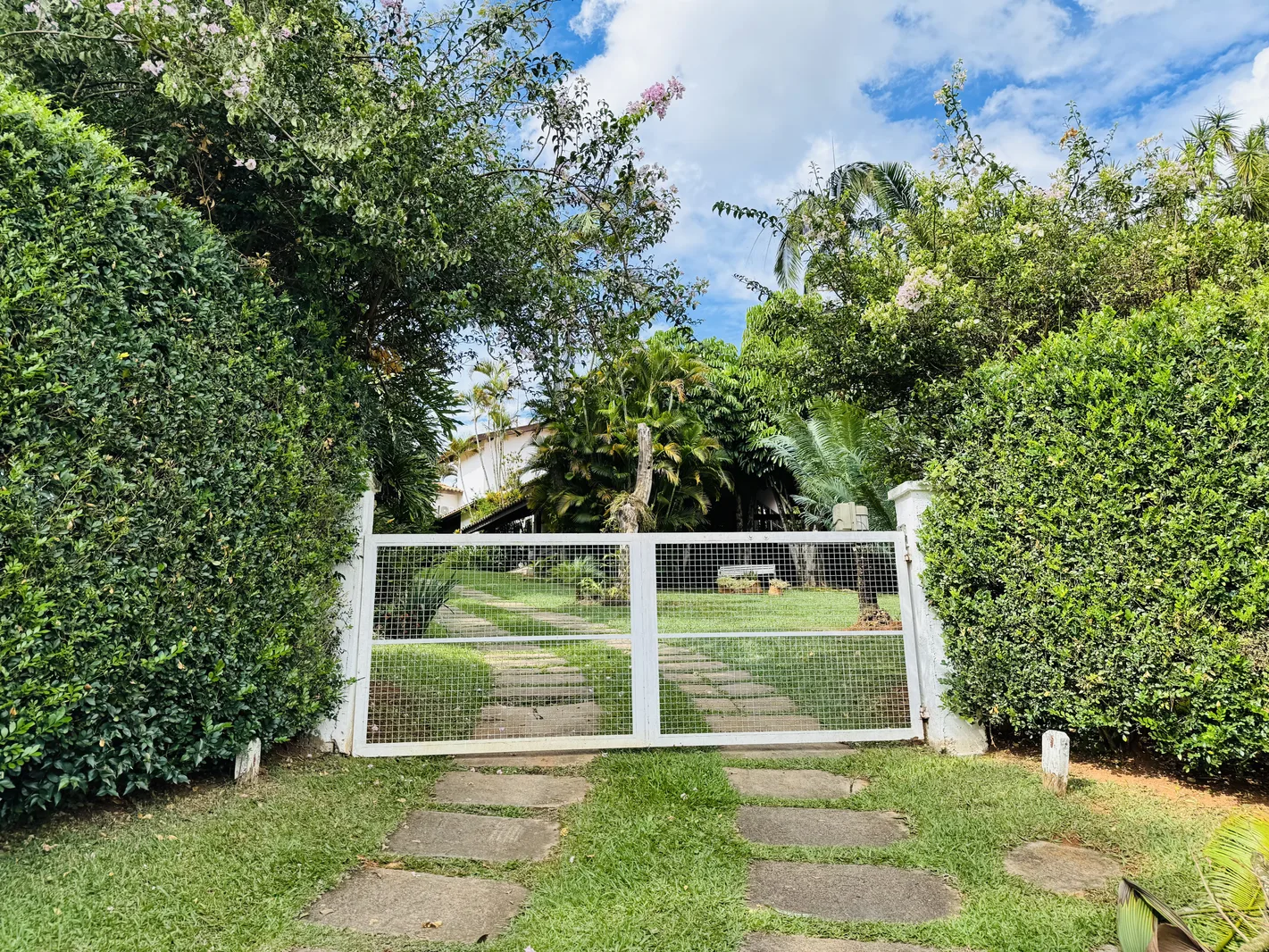 Casa térrea 3 dormitórios em 2 terrenos integrados - Parque das Laranjeiras - Itatiba/SP