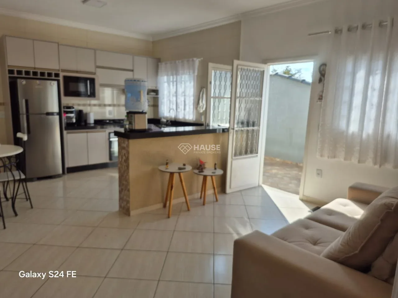 Casa à venda com 180 m² de terreno e mais de 100 m² de construção – 3 dormitórios (1 suíte com varanda) – R$ 795.000 – Aceita financiamento
