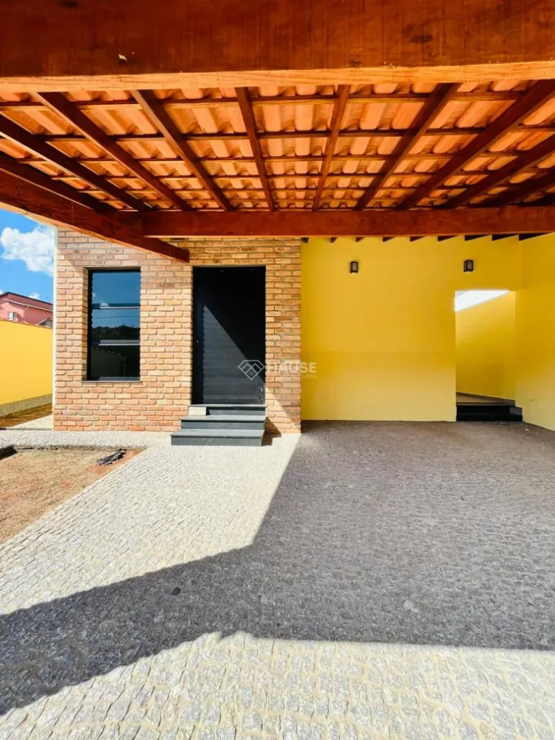 Casa à Venda no Bairro Nova Itatiba – Itatiba/SP | 3 Dormitórios, Área Gourmet e Terreno Amplo | Aceita Financiamento
