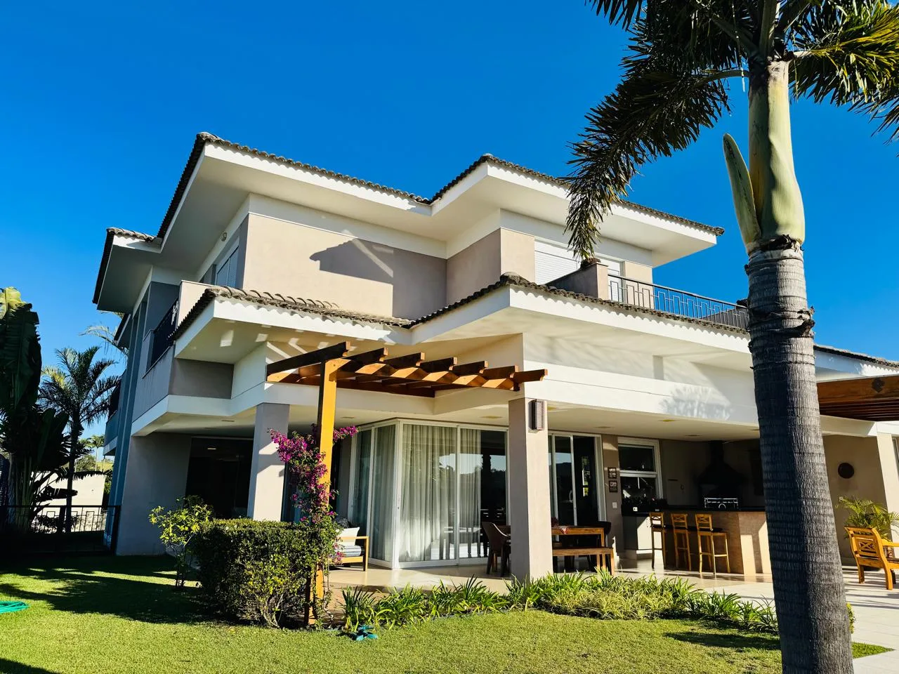 Casa alto padrão à venda no Village das Palmeiras — 4 suítes, 1.000m² em Itatiba