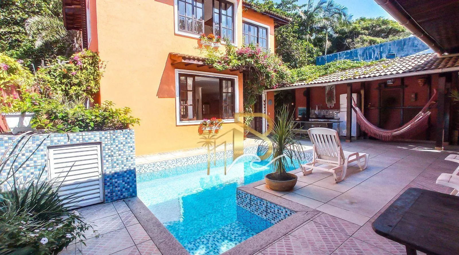 Casa com 5 dormitórios à venda, 240 m² por R$ 1.650.000,00 - Tombo - Guarujá/SP