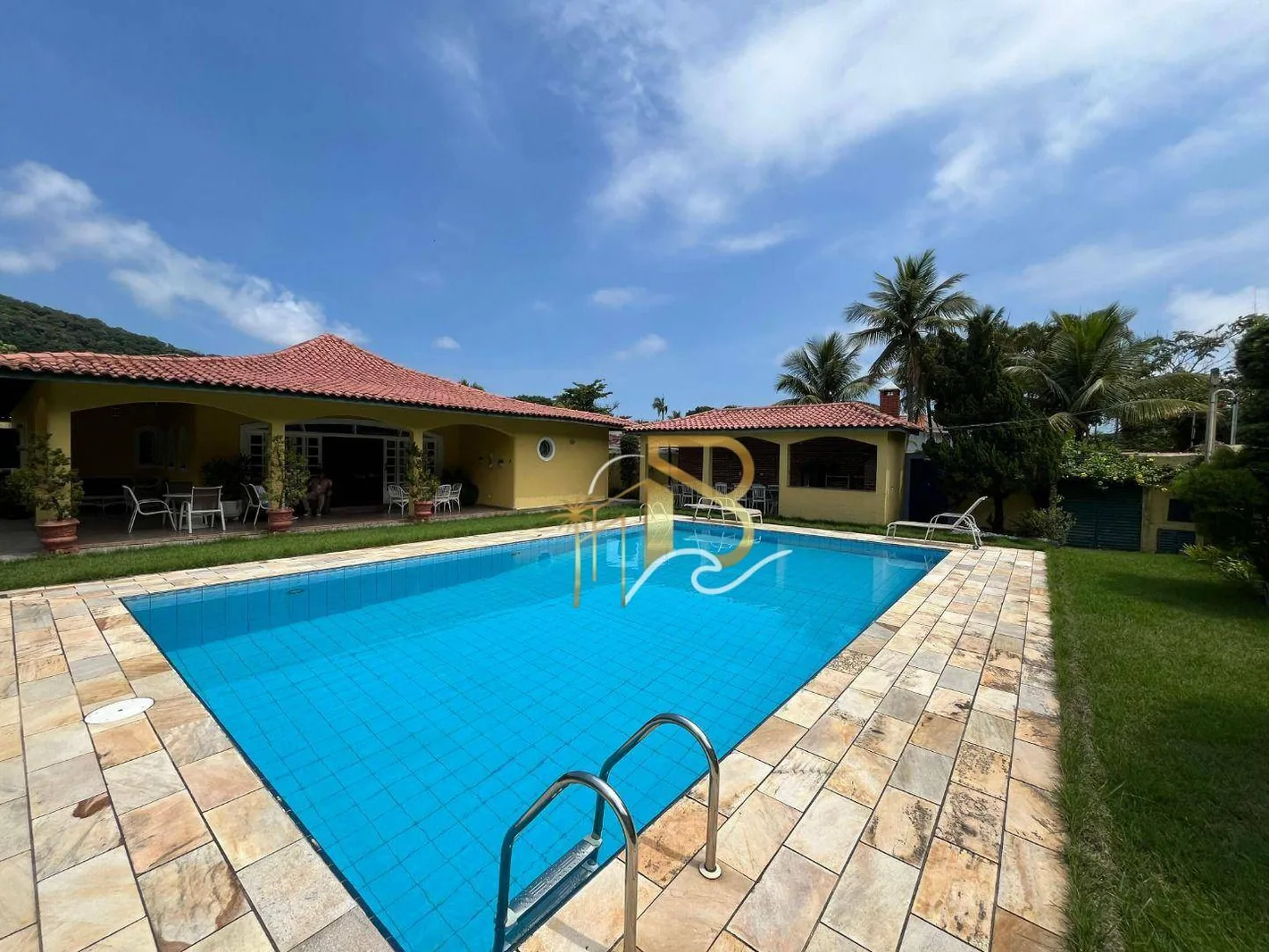 Casa com 5 dormitórios à venda, 390 m² por R$ 1.800.000,00 - Guaiuba - Guarujá/SP