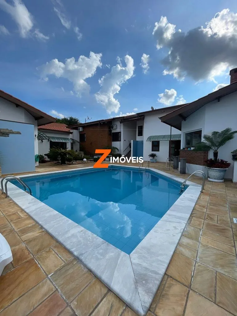 Casa de Alto Padrão à venda - Porteira Fechada no Residencial Flamboyant