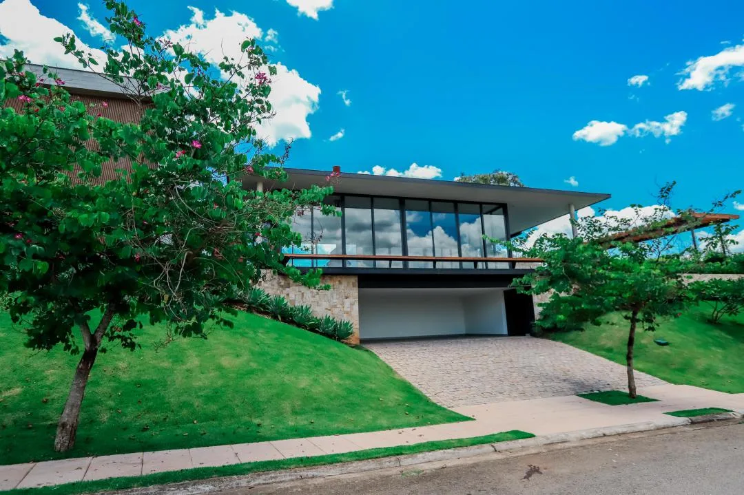 Casa de Alto Padrão para Alugar e Vender no Condomínio Fazenda Dona Carolina | 5 Suítes | Piscina | 664 m² | Itatiba/SP.