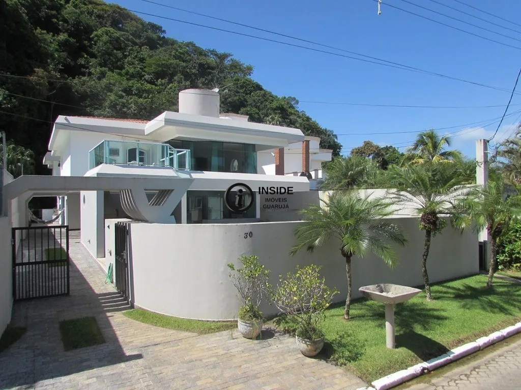 Casa duplex com 6 quartos com piscina com cascata