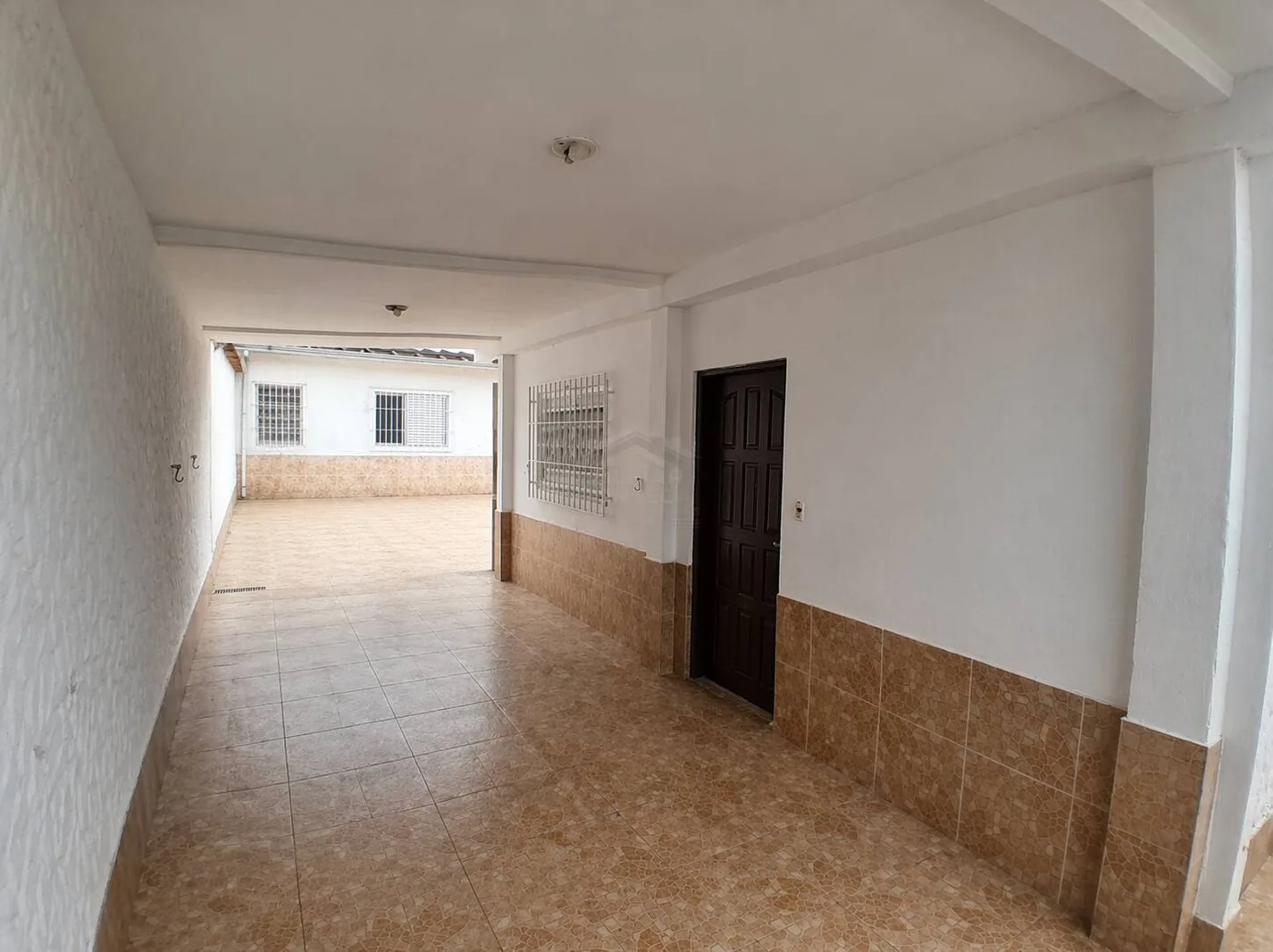 Casa espaçosa no Imperador! Próximo ao mar!