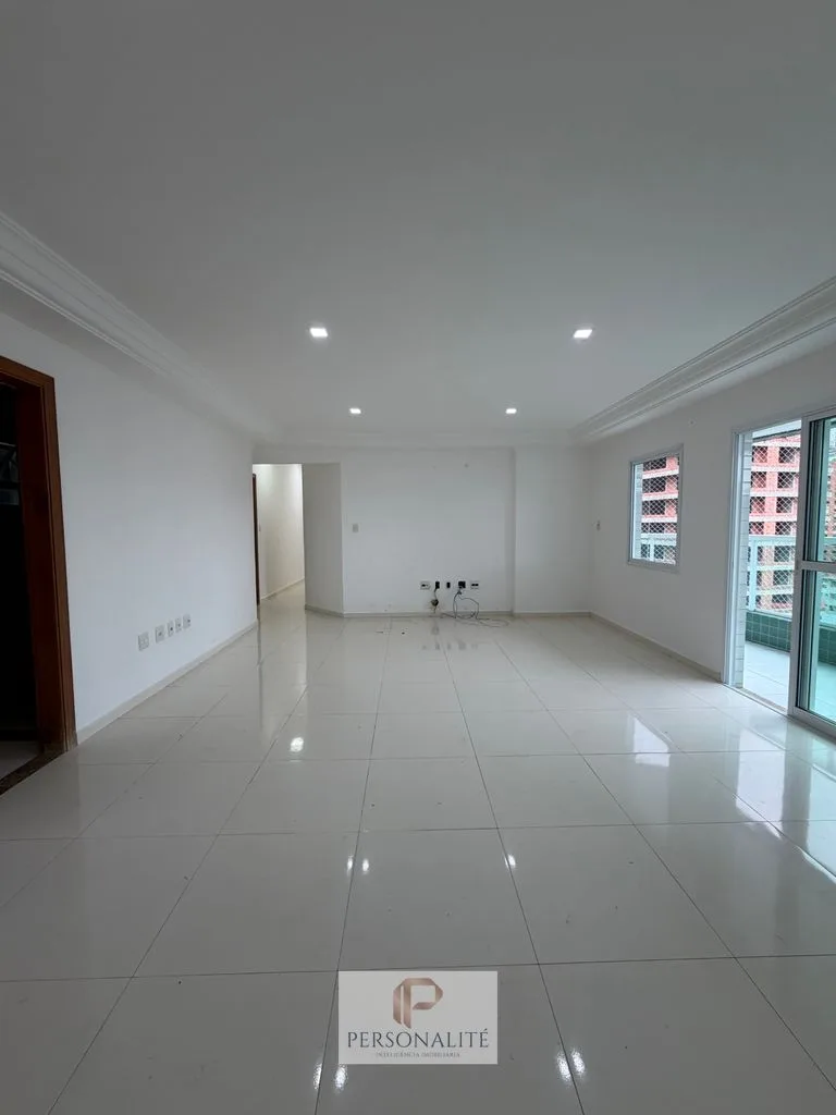 Locação – Alto Padrão no Canto do Forte – 172m² com 3 Suítes