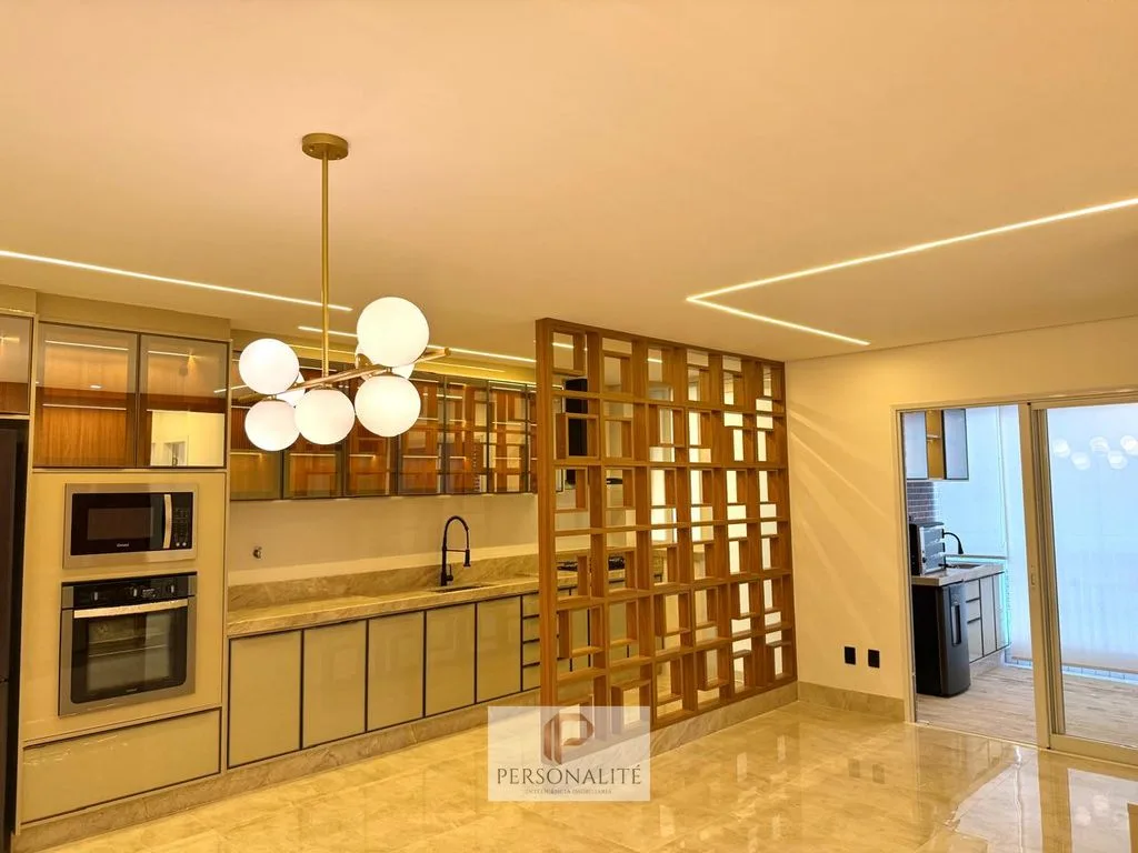 LOCAÇÃO- Apartamento com 3 Quartos e 4 banheiros à Venda, 105m² por R$ 9.000,00