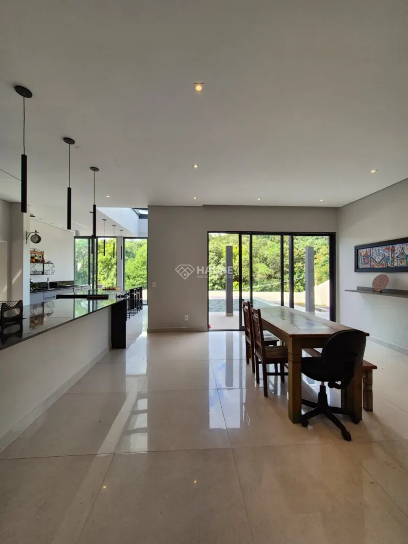 Magnífica Casa à Venda no Condomínio Reserva Santa Rosa em Itatiba/SP.