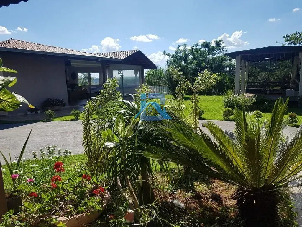 OPORTUNIDADE - Chácara com 2 casas, toda formada e cercada. Total 1000 m². San Martin - Itatiba
