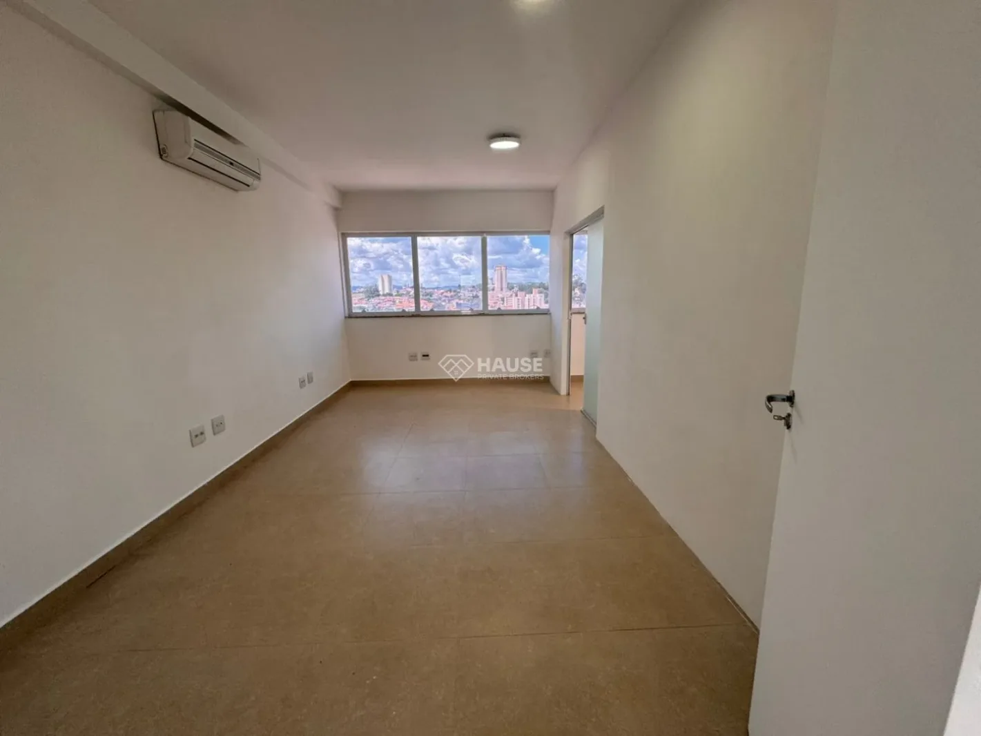 Sala Comercial para Locação no Edifício Office Center – Centro – 20m² – Pacote R$ 2.780